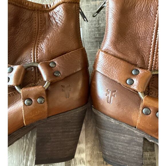 Frye Leather Harness Boots Tabitha Ankle Height Back Zip Size 7.5 Cognac Western - Picture 9 of 12